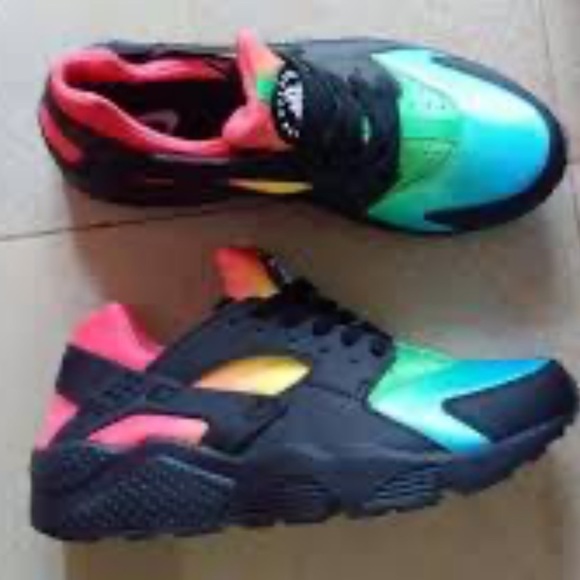 Nike Rainbow Air Huarache Sz 9.5 main image 4